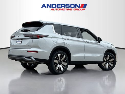New 2026 Mitsubishi Outlander SE AWD/4WD image 2