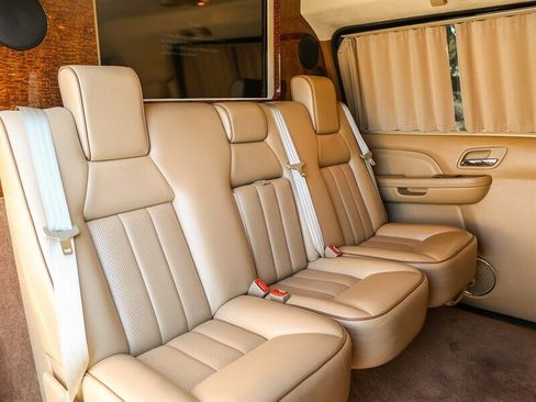 Used 2014 Cadillac Escalade ESV Premium image 19