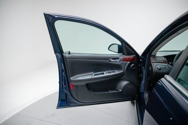 Used 2010 Chevrolet Impala LT FWD image 22