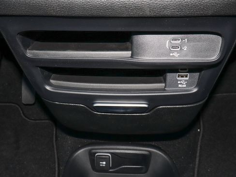 New 2026 Chrysler Pacifica Select image 24