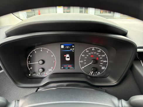Used 2025 Toyota Corolla LE FWD image 21