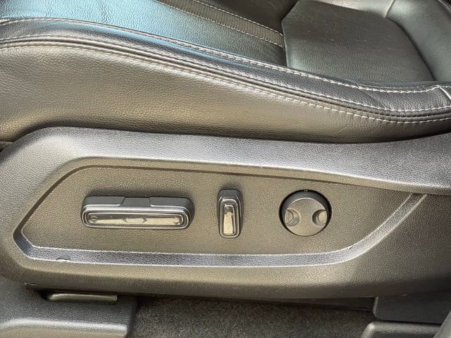 Used 2023 Honda Pilot Touring image 12