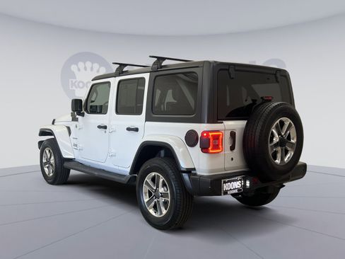 Used 2018 Jeep Wrangler Unlimited Sahara image 4