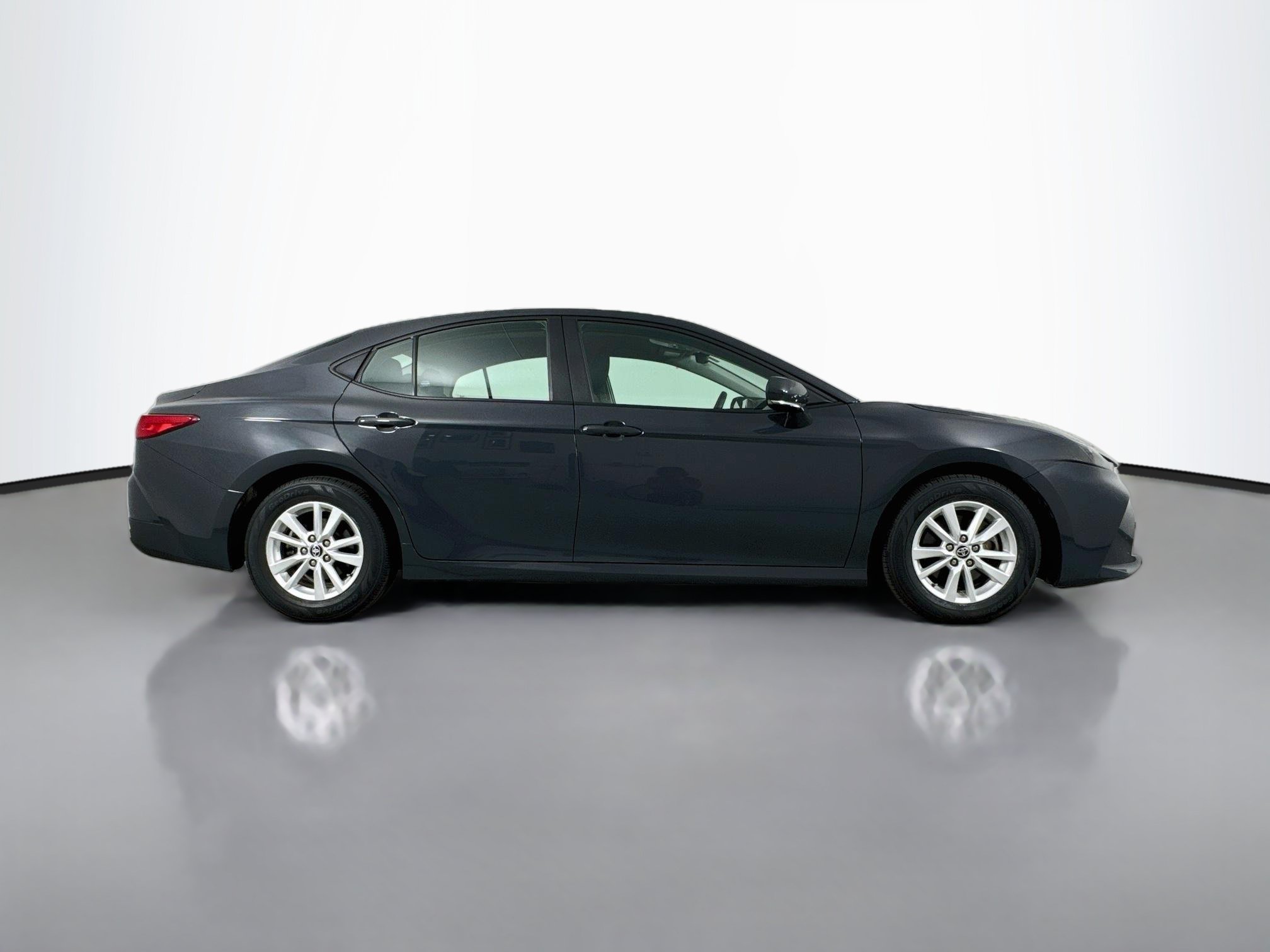 Used 2025 Toyota Camry LE FWD image 8