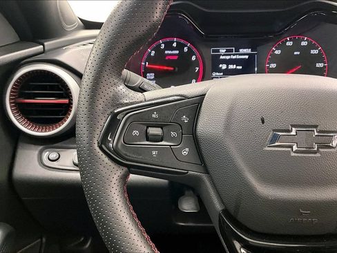 Used 2024 Chevrolet Trax RS FWD image 17