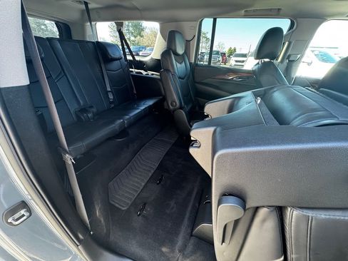 Used 2016 Cadillac Escalade ESV Premium AWD/4WD image 41