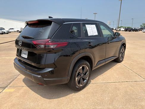 Used 2025 Nissan Rogue SV FWD image 16