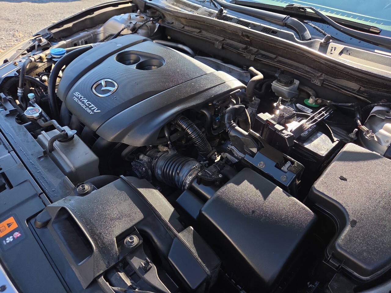 Used 2014 MAZDA MAZDA3 i Touring w/ Technology Package FWD image 12