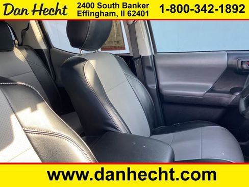 Used 2020 Toyota Tacoma SR image 5