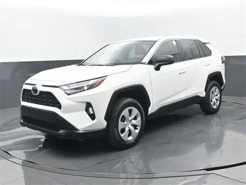 Used 2025 Toyota RAV4 LE image 21