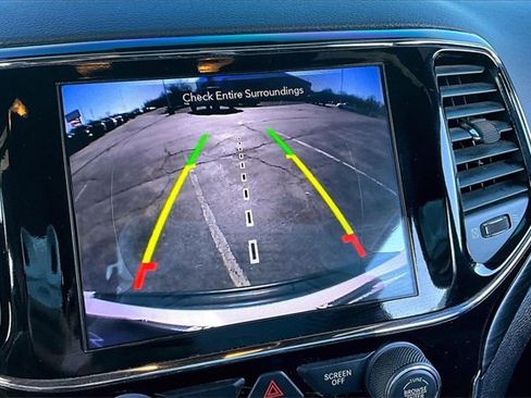 Used 2020 Jeep Grand Cherokee Altitude image 14