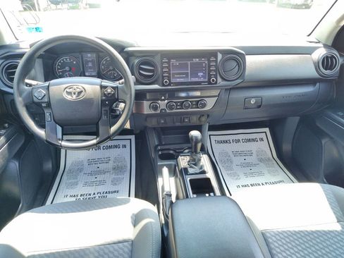 Used 2022 Toyota Tacoma SR image 9