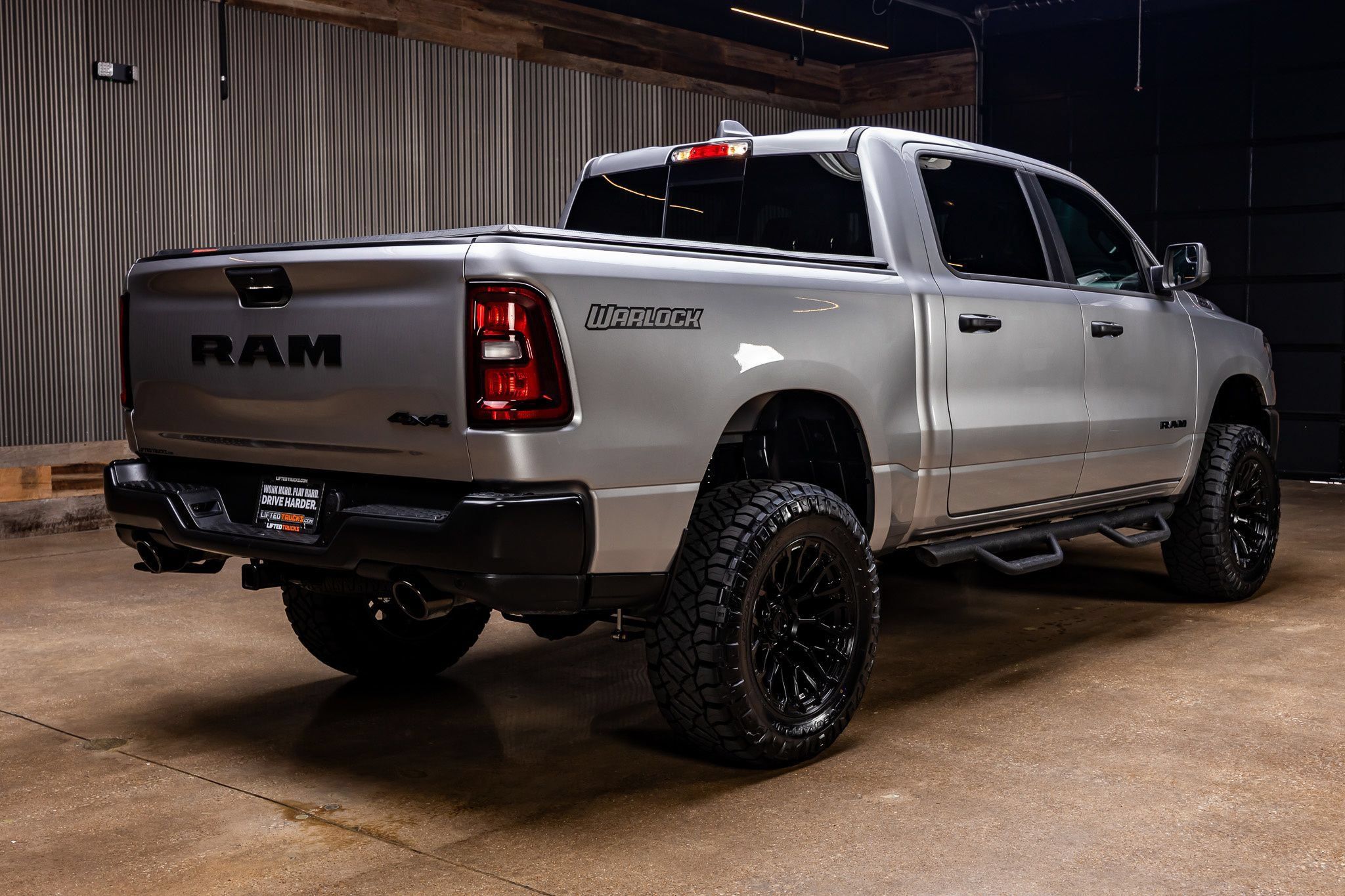 Used 2025 RAM 1500 Warlock AWD/4WD image 10