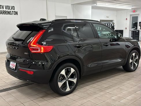 Certified 2025 Volvo XC40 B5 Plus image 5