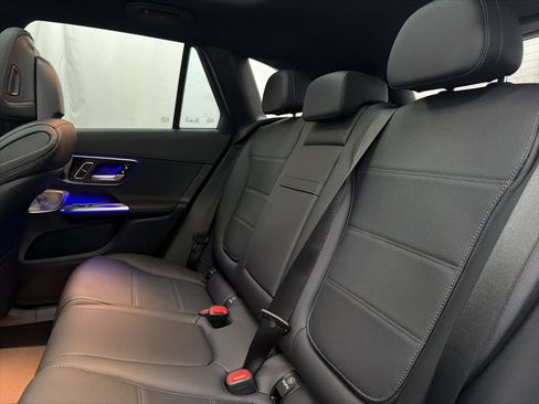 Used 2026 Mercedes-Benz GLC 300 image 18
