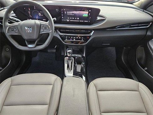 Certified 2025 Buick Envista Avenir image 12