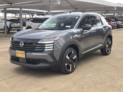 New 2026 Nissan Kicks SR FWD image 7