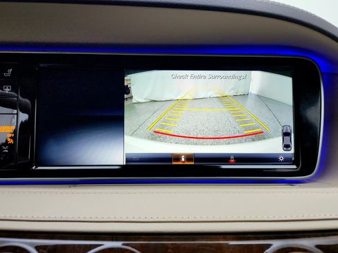 Used 2017 Mercedes-Benz S 550 Sedan image 14