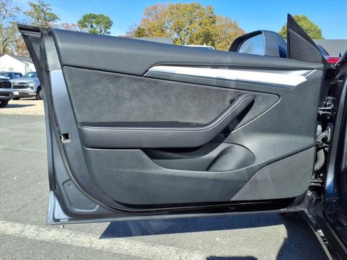 Used 2023 Tesla Model 3 Standard Range image 14