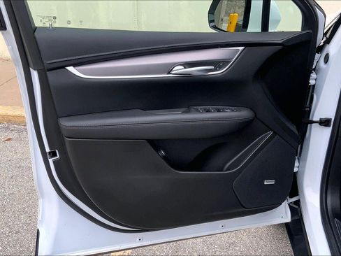 Used 2025 Cadillac XT5 Luxury image 24