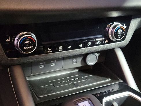 New 2026 Mitsubishi Outlander SE image 19