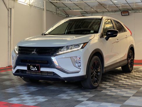 Used 2020 Mitsubishi Eclipse Cross LE FWD image 3
