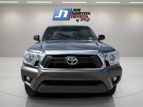 Used 2015 Toyota Tacoma 4x4 Double Cab w/ SR5 Package image 2