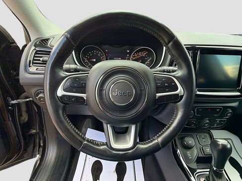 Used 2018 Jeep Compass Limited AWD/4WD image 11