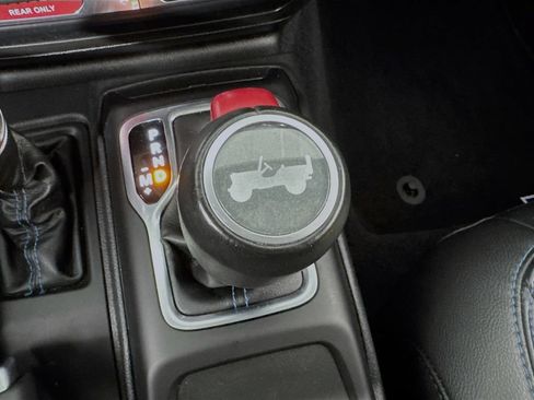 Used 2023 Jeep Wrangler Unlimited Rubicon 4xe AWD/4WD image 19