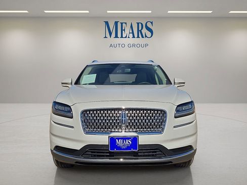 Used 2023 Lincoln Nautilus FWD w/ Premium Package image 8