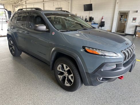 Used 2014 Jeep Cherokee Trailhawk w/ Comfort/Convenience Group image 3