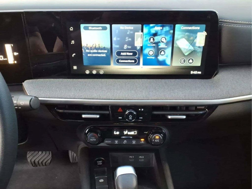 New 2027 Nissan Kicks SV FWD image 18