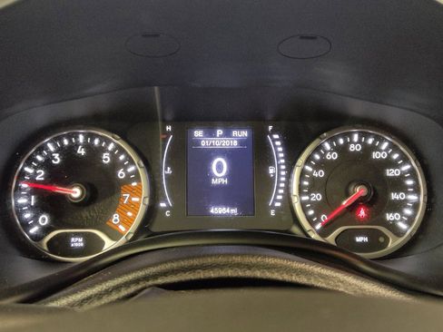Used 2020 Jeep Renegade Altitude FWD image 23