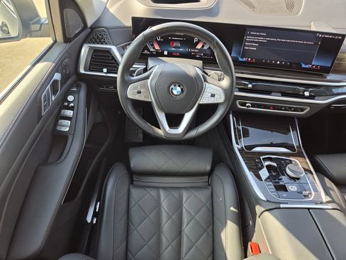 Used 2026 BMW X7 xDrive40i AWD/4WD image 13