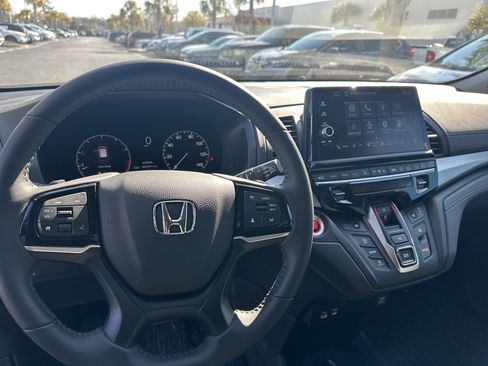 Used 2026 Honda Odyssey EX-L image 11