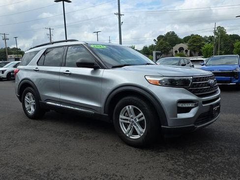 Used 2021 Ford Explorer XLT w/ Equipment Group 202A RWD image 7