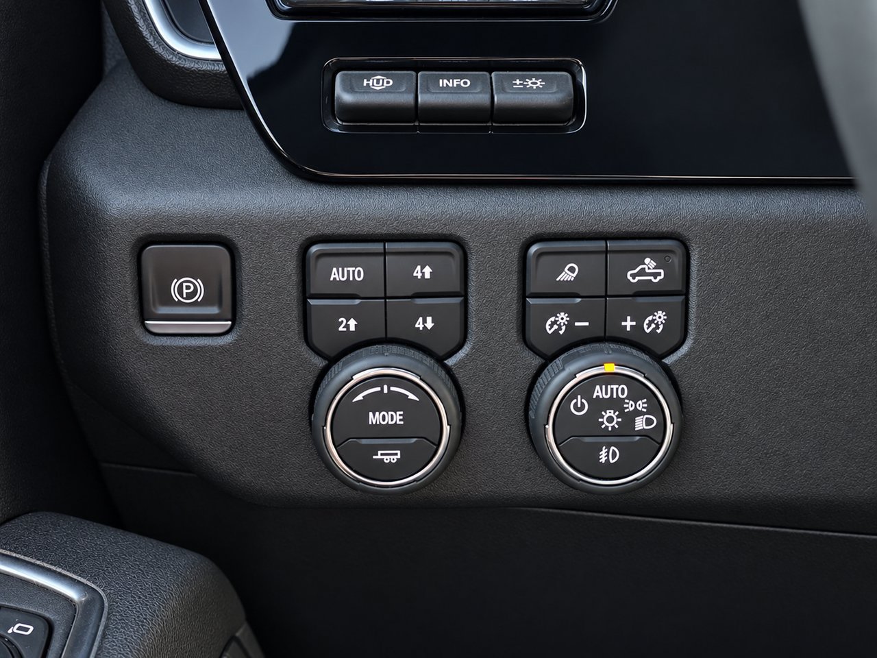 Used 2024 Chevrolet Silverado 3500 High Country w/ High Country Premium Package AWD/4WD image 27