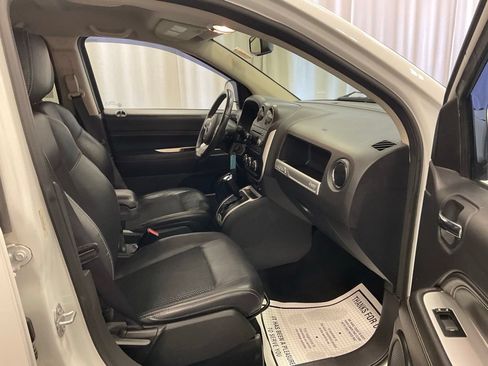 Used 2016 Jeep Compass Latitude AWD/4WD image 25
