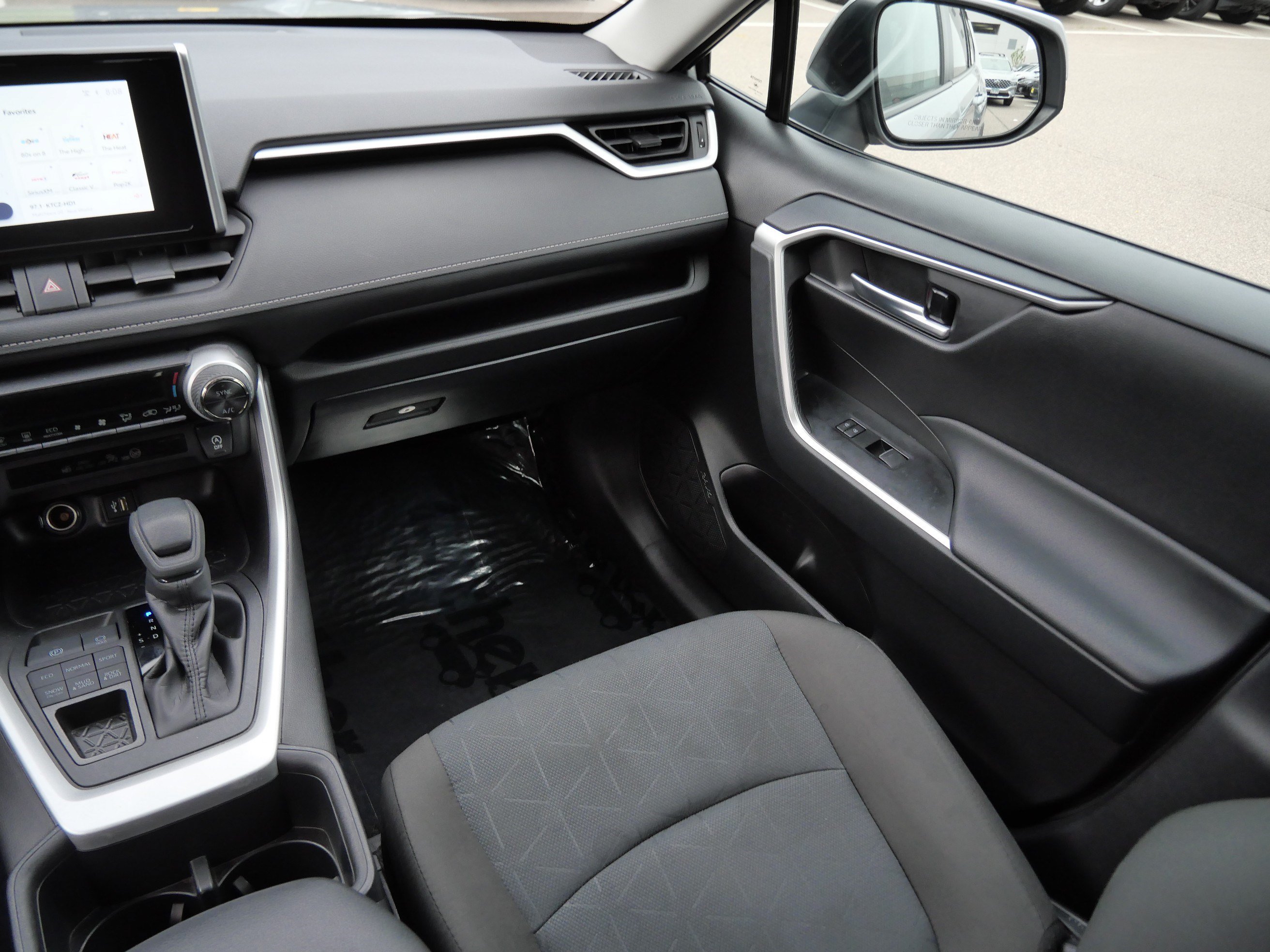 Certified 2025 Toyota RAV4 XLE AWD/4WD image 12