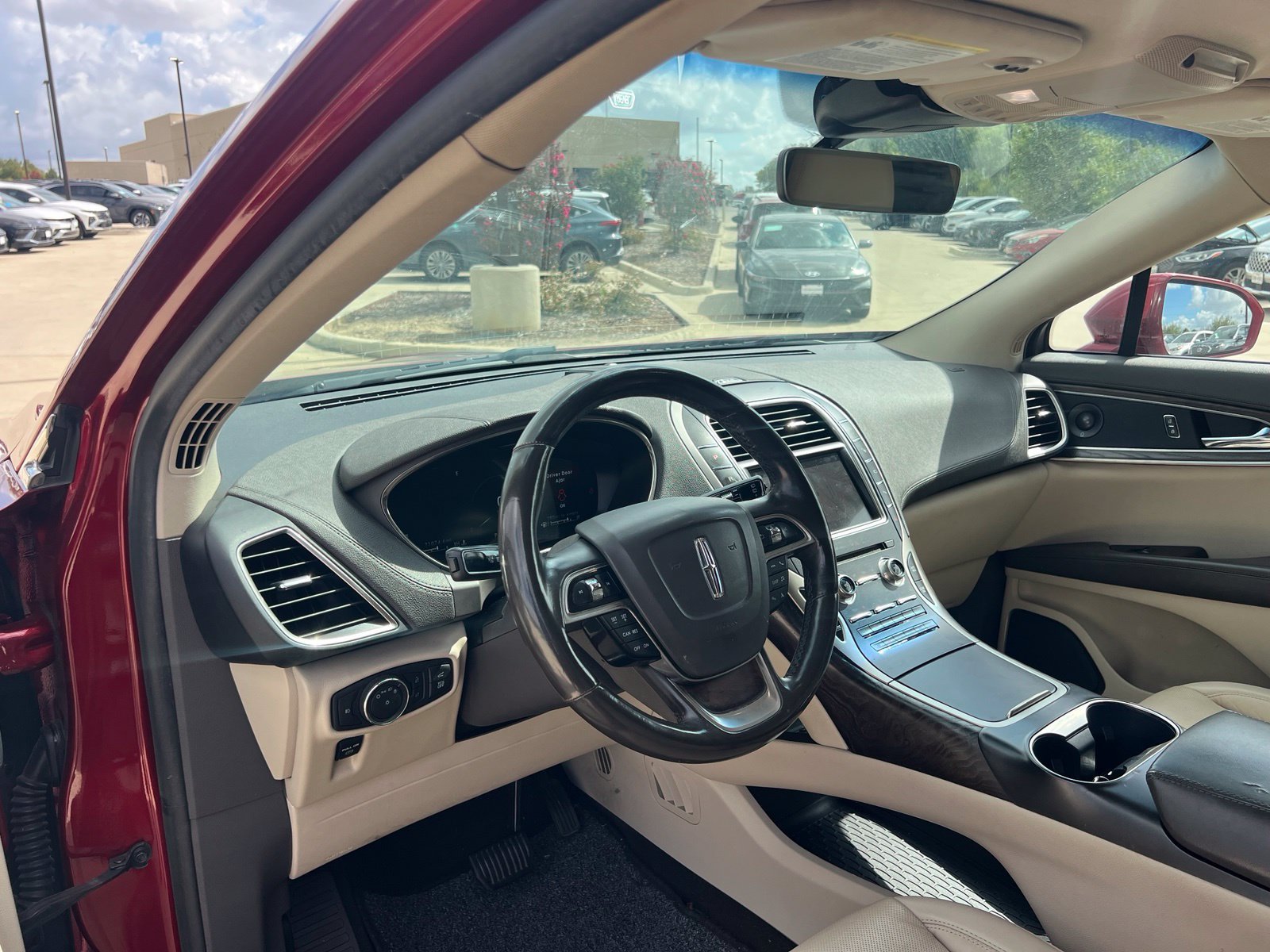 Used 2019 Lincoln Nautilus Reserve FWD image 23