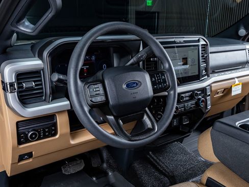 Used 2026 Ford F450 XLT w/ XLT Premium Package image 16