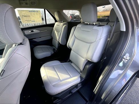 New 2026 Ford Explorer Active w/ Active Comfort Package image 10