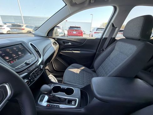 Used 2024 Chevrolet Equinox LT AWD/4WD image 11