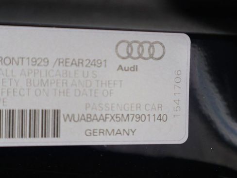 Used 2021 Audi R8 V10 w/ Premium Package RWD image 27