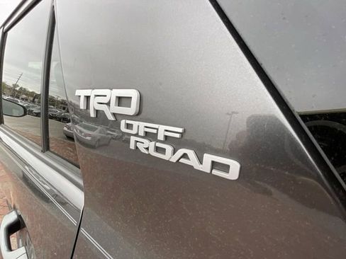 Used 2018 Toyota 4Runner TRD Off-Road Premium image 29