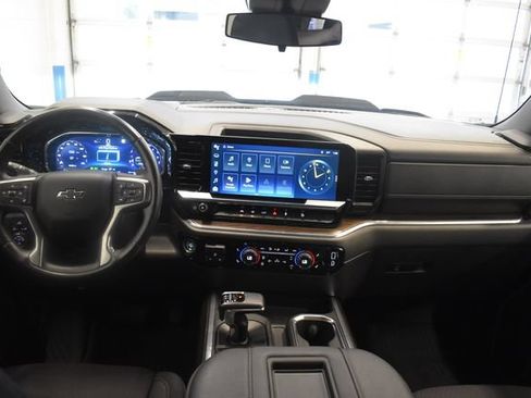 Used 2022 Chevrolet Silverado 1500 LT Trail Boss w/ Protection Package AWD/4WD image 5