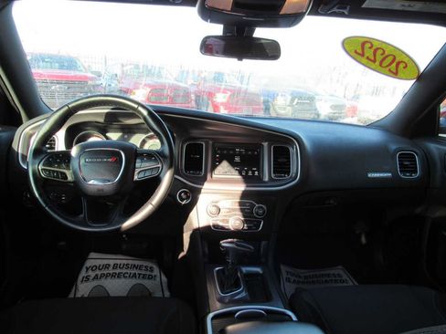 Used 2022 Dodge Charger SXT image 11