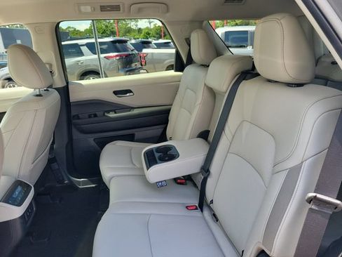 New 2026 Nissan Pathfinder SL FWD image 15