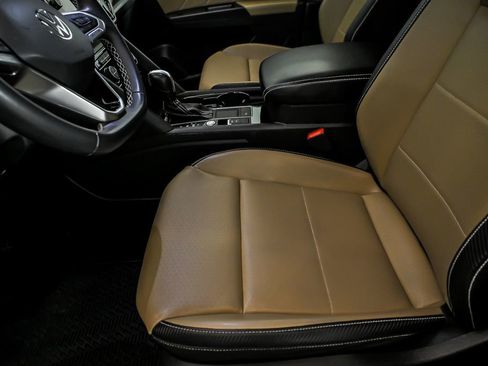 Used 2022 Volkswagen Atlas Cross Sport SE image 11