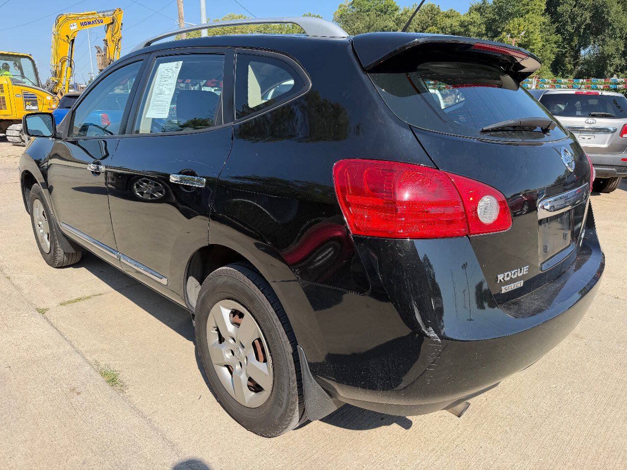 Used 2014 Nissan Rogue S w/ Convenience Package AWD/4WD image 5